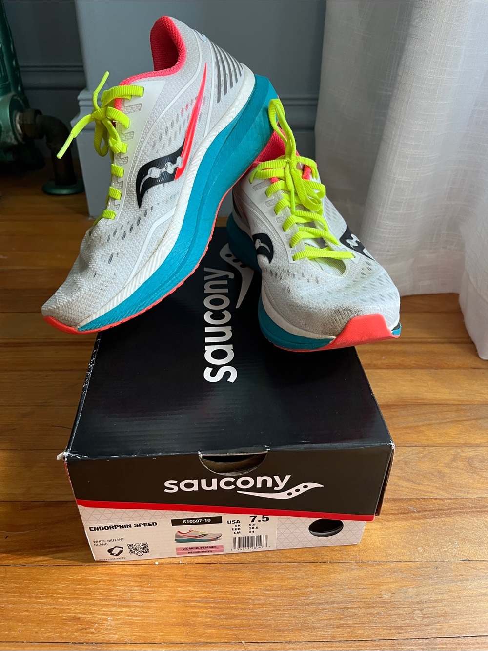Saucony Women’s Endorphin Speed size 7.5